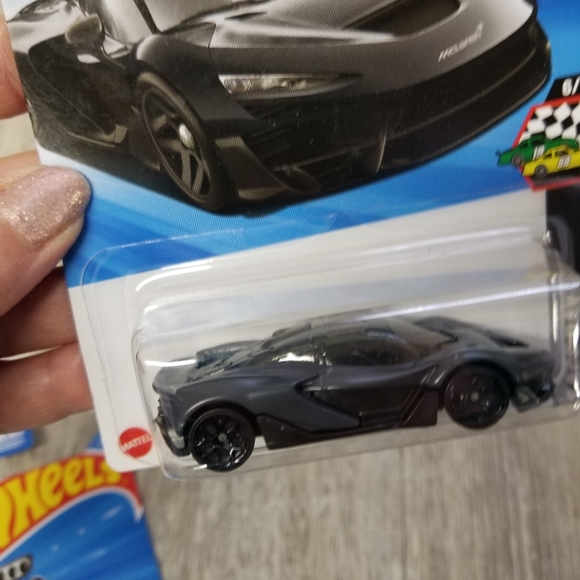 Rodger Dodger Hot Wheels Bundle - Picture 4 of 5